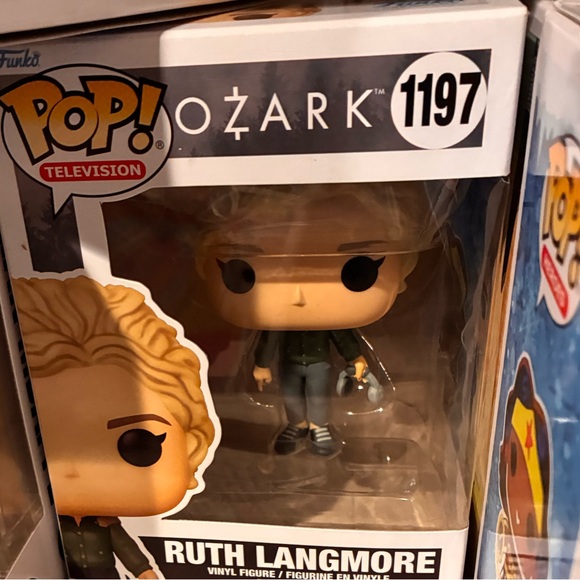 Funko Pop Ruth Langmore actress rare viral Ozark 1197 Netflix - Picture 2 of 2